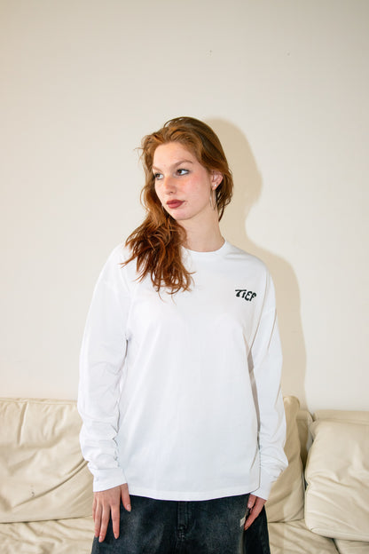The Longsleeve - “Steden schuilen niet wanneer het regent.”
