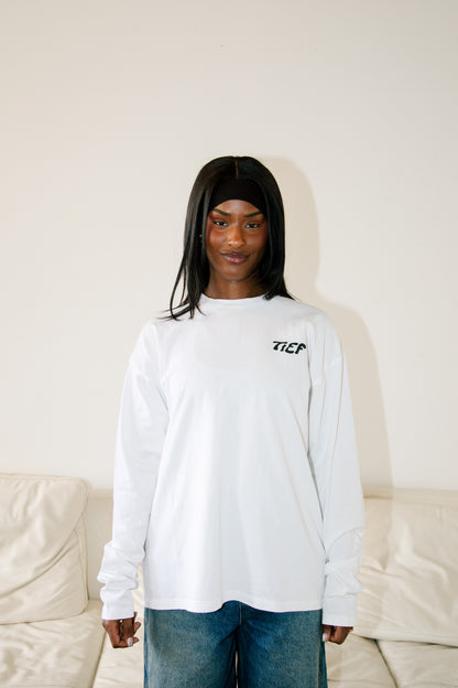 The Longsleeve - “Steden schuilen niet wanneer het regent.”