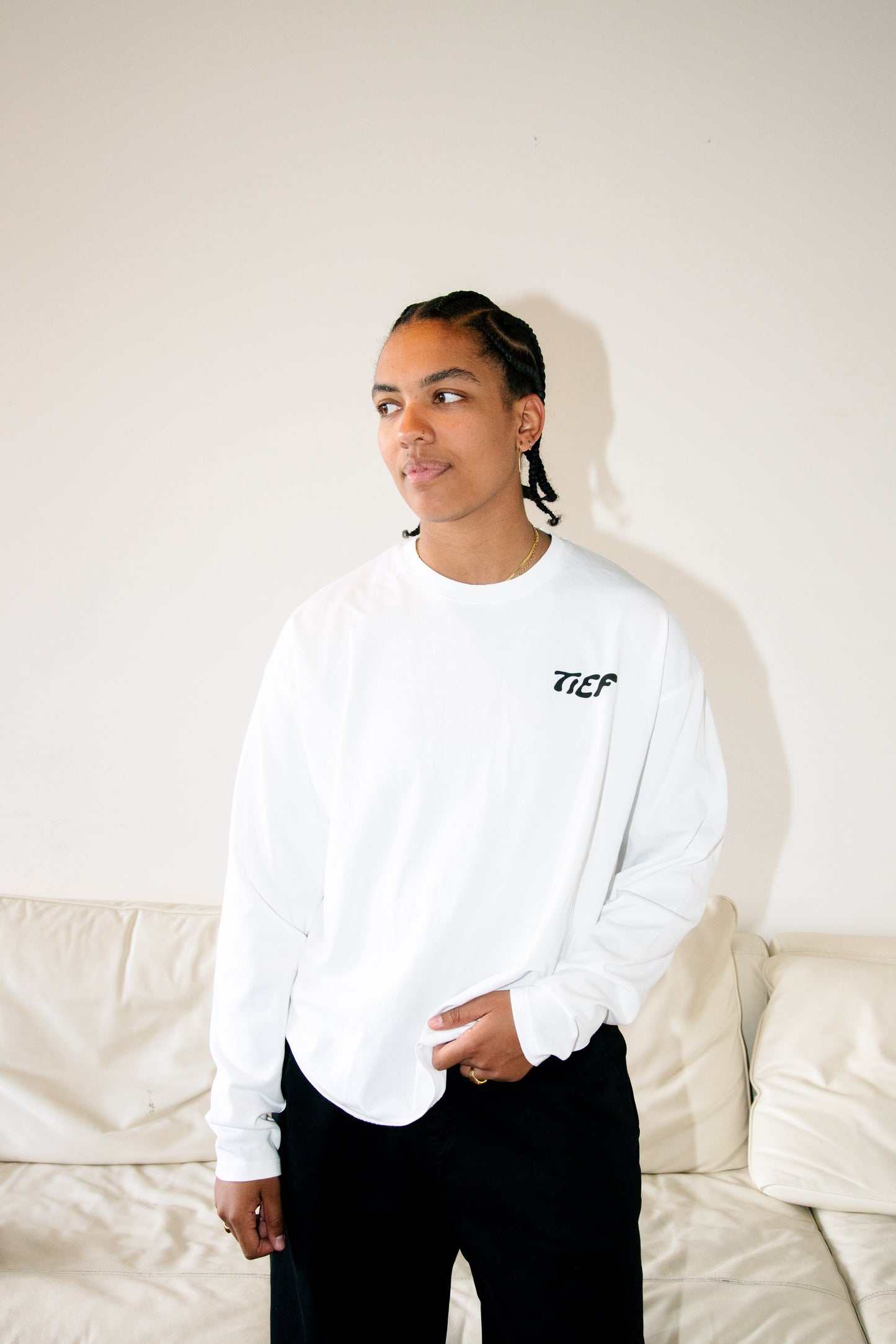 The Longsleeve - “Steden schuilen niet wanneer het regent.”