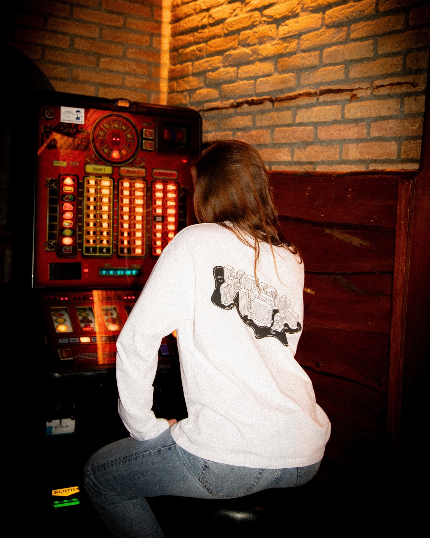 The Longsleeve - “Steden schuilen niet wanneer het regent.”