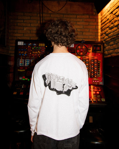 The Longsleeve - “Steden schuilen niet wanneer het regent.”